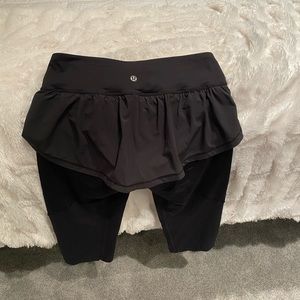 Lululemon crap with skirt